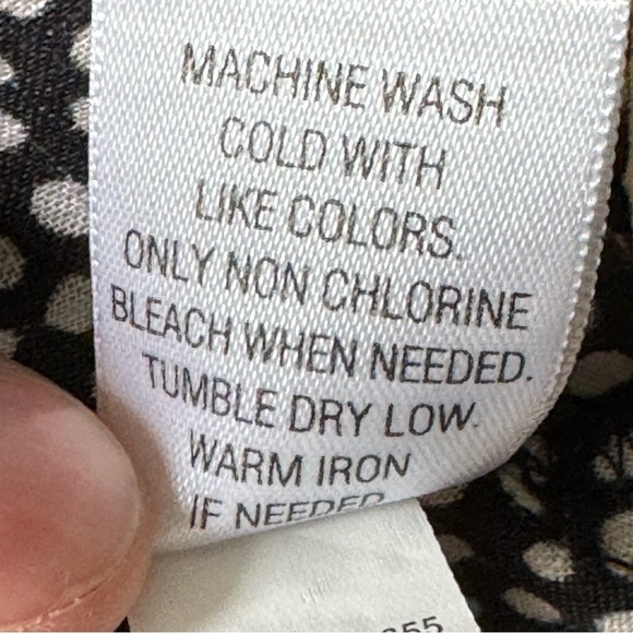 CROFT&BARROW ladies’ M button-up blouse, all cotton - spotty & dotty FUN! - Picture 6 of 8